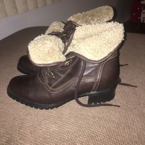 Ladies furry warm boots